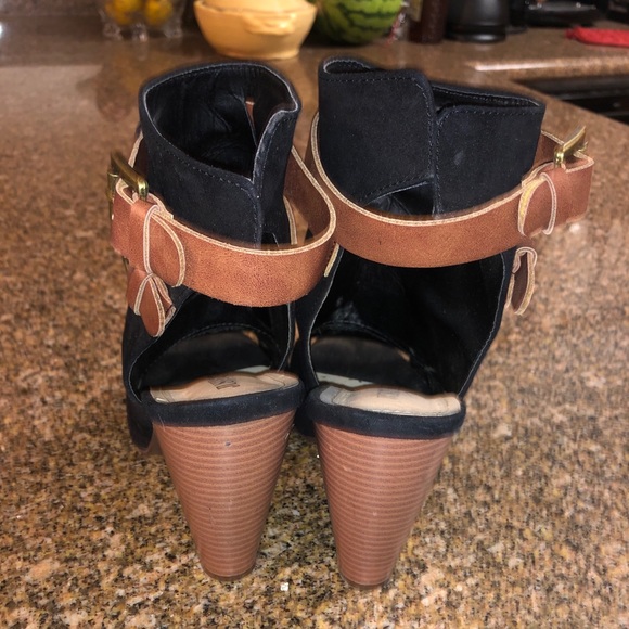 Just fab open row bootie - Picture 2 of 5